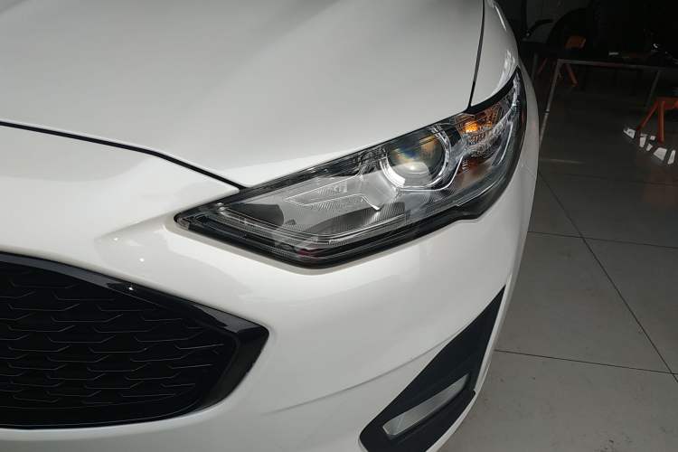 Used Ford Mondeo 2020 EcoBoost 180 Stylish Model Left Front Headlight