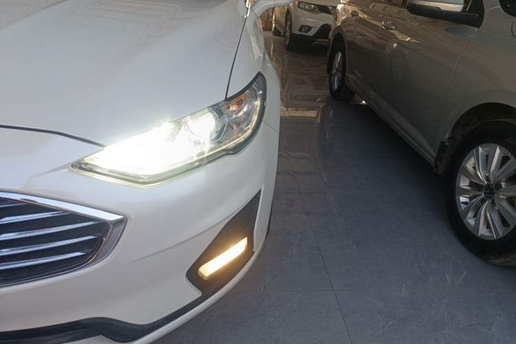 Used Ford Mondeo 2020 EcoBoost 180 Stylish Model Left Front Headlight