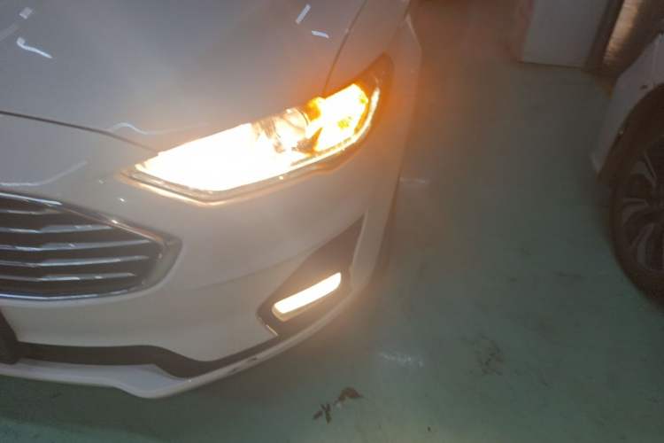 Used Ford Mondeo 2020 EcoBoost 180 Stylish Model Left Front Headlight
