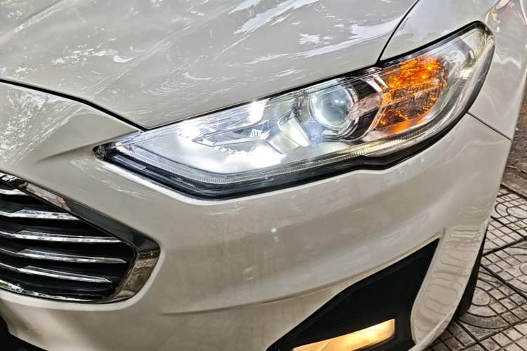 Used Ford Mondeo 2020 EcoBoost 180 Stylish Model Left Front Headlight