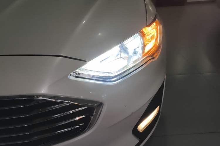 Used Ford Mondeo 2020 EcoBoost 180 Stylish Model Left Front Headlight