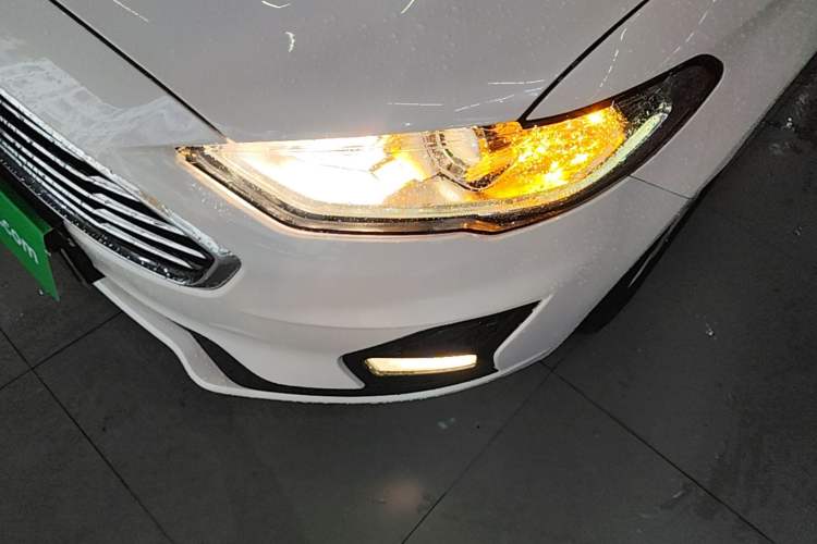Used Ford Mondeo 2020 EcoBoost 180 Stylish Model Left Front Headlight