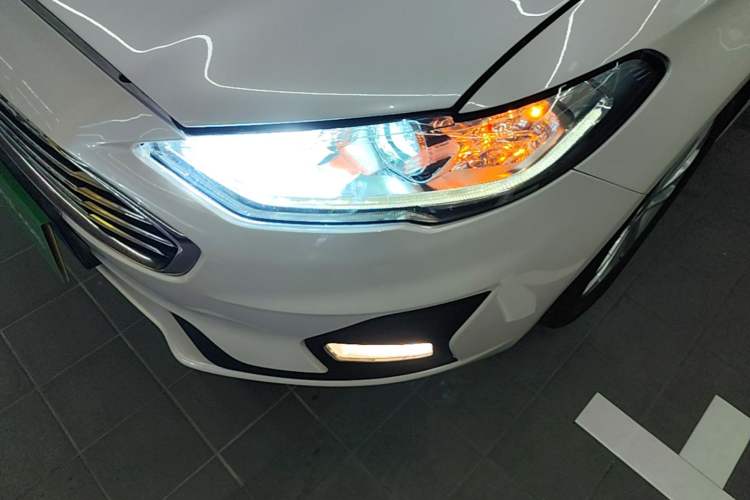 Used Ford Mondeo 2020 EcoBoost 180 Stylish Model Left Front Headlight