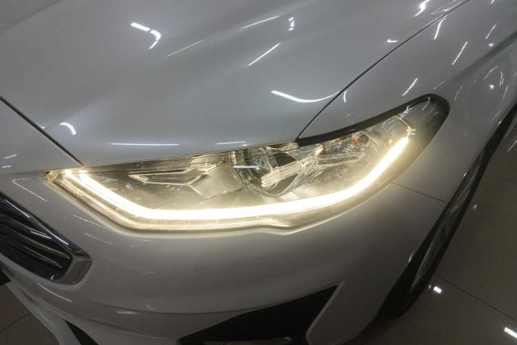 Used Ford Mondeo 2020 EcoBoost 180 Stylish Model Left Front Headlight