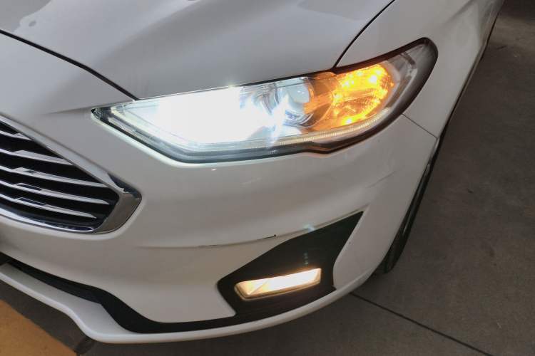 Used Ford Mondeo 2020 EcoBoost 180 Stylish Model Left Front Headlight