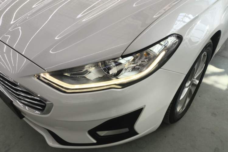 Used Ford Mondeo 2020 EcoBoost 180 Stylish Model Left Front Headlight
