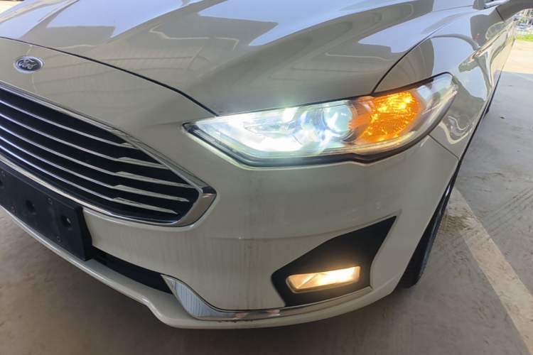 Used Ford Mondeo 2020 EcoBoost 180 Stylish Model Left Front Headlight