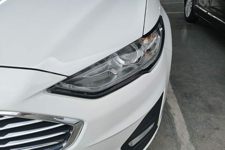 Used Ford Mondeo 2020 EcoBoost 180 Stylish Model Left Front Headlight