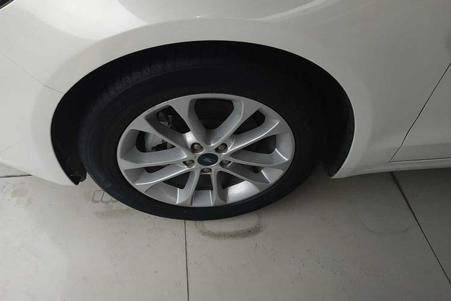 Used Ford Mondeo 2020 EcoBoost 180 Stylish Model Left Front Wheel Hub