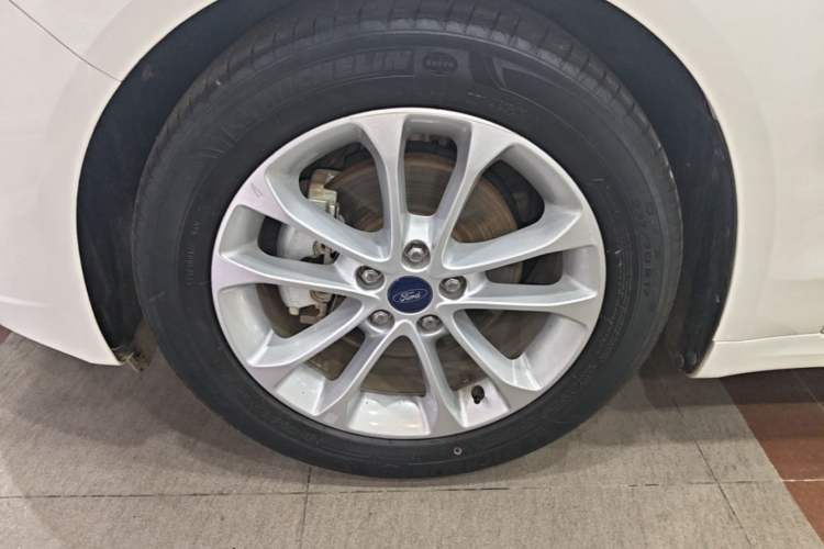 Used Ford Mondeo 2020 EcoBoost 200 Stylish Model Left Front Wheel Hub