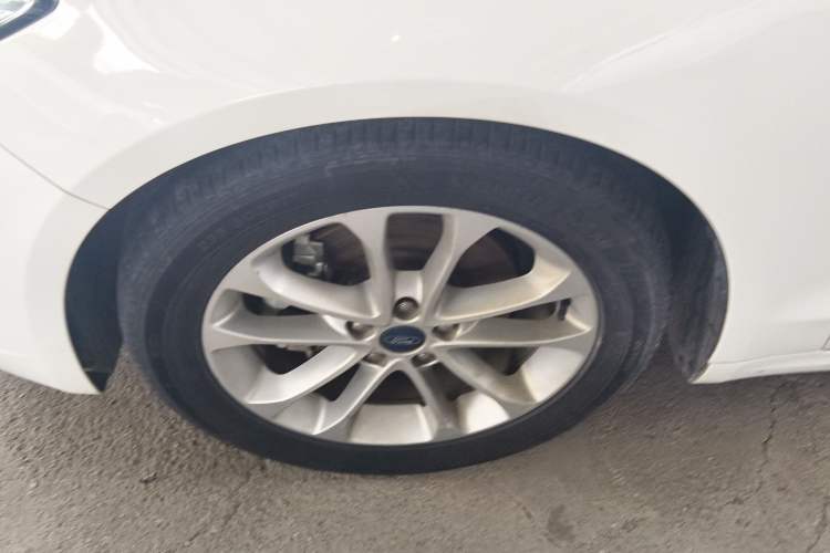 Used Ford Mondeo 2020 EcoBoost 180 Stylish Model Left Front Wheel Hub