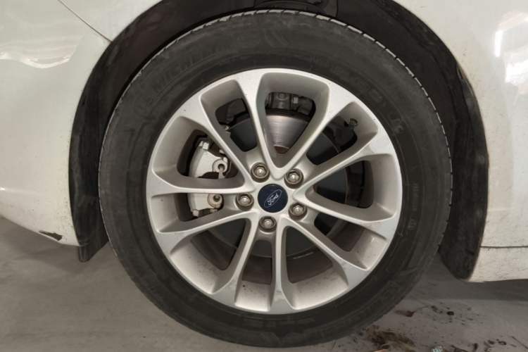 Used Ford Mondeo 2020 EcoBoost 180 Stylish Model Left Front Wheel Hub