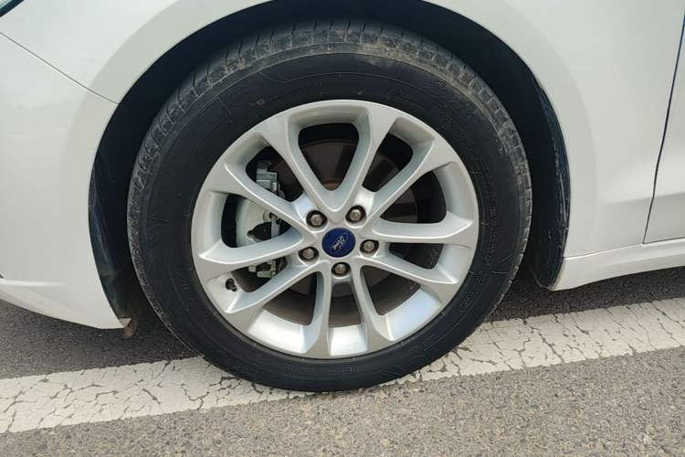 Used Ford Mondeo 2020 EcoBoost 180 Stylish Model Left Front Wheel Hub