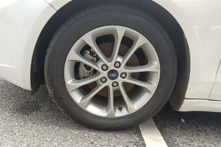 Used Ford Mondeo 2020 EcoBoost 180 Stylish Model Left Front Wheel Hub