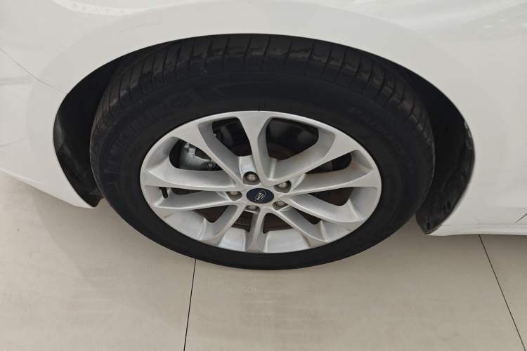 Used Ford Mondeo 2020 EcoBoost 180 Stylish Model Left Front Wheel Hub