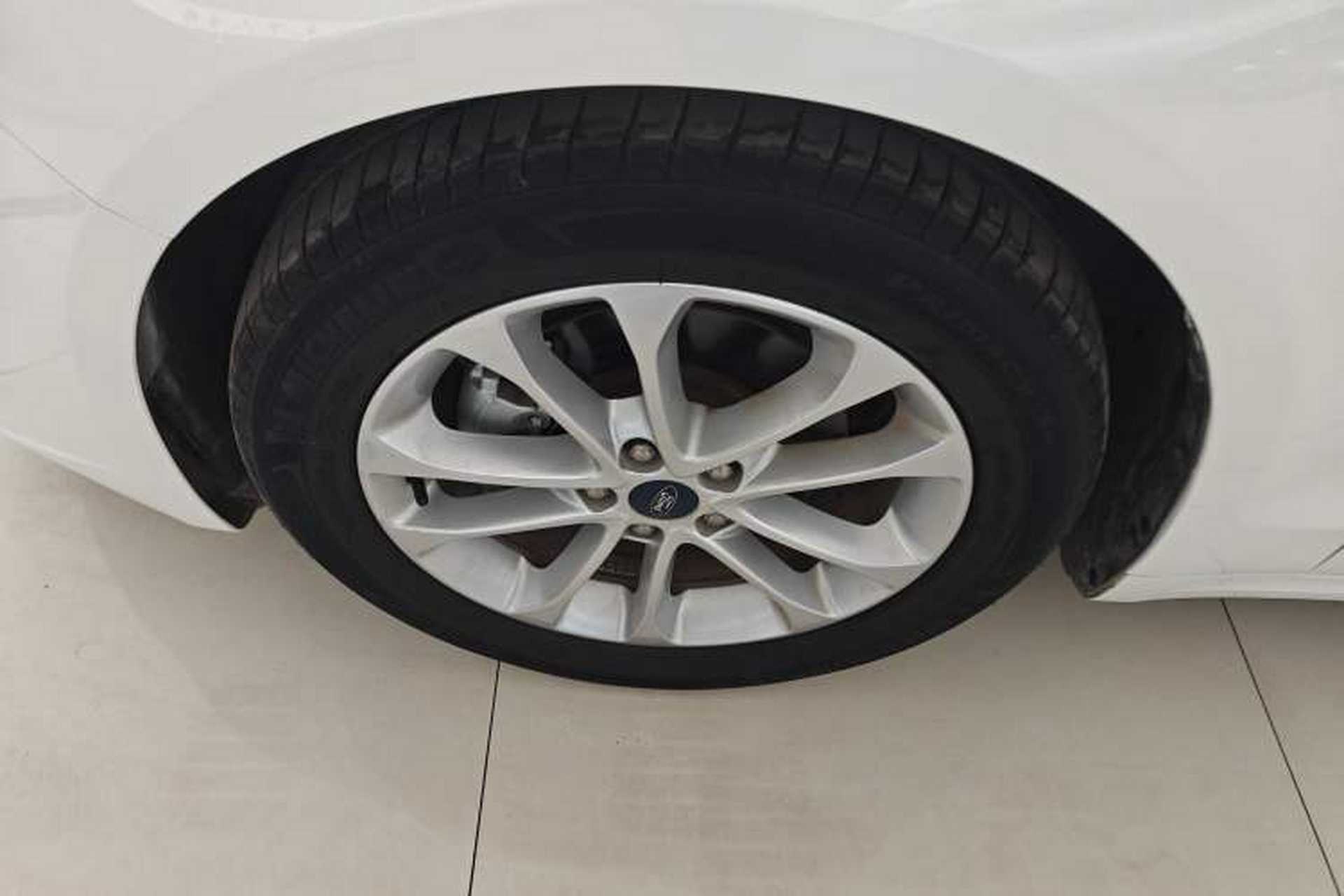 Used Ford Mondeo 2020 EcoBoost 180 Stylish Model Left Front Wheel Hub