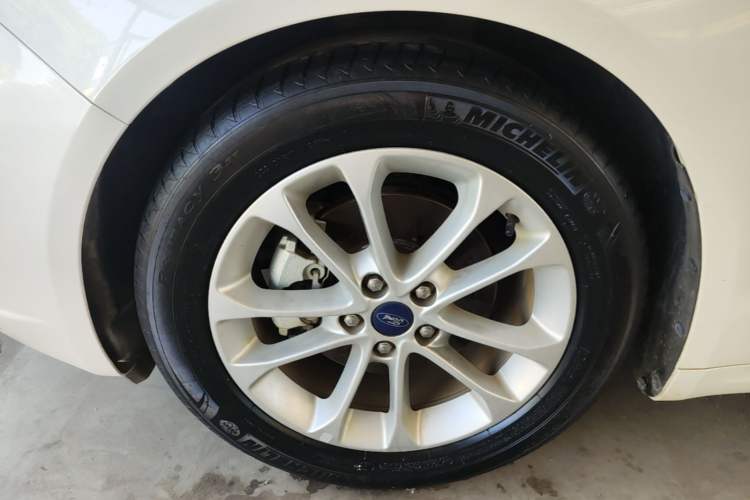 Used Ford Mondeo 2020 EcoBoost 180 Stylish Model Left Front Wheel Hub
