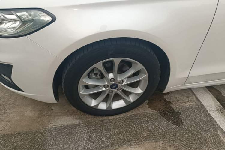 Used Ford Mondeo 2020 EcoBoost 200 Stylish Model Left Front Wheel Hub