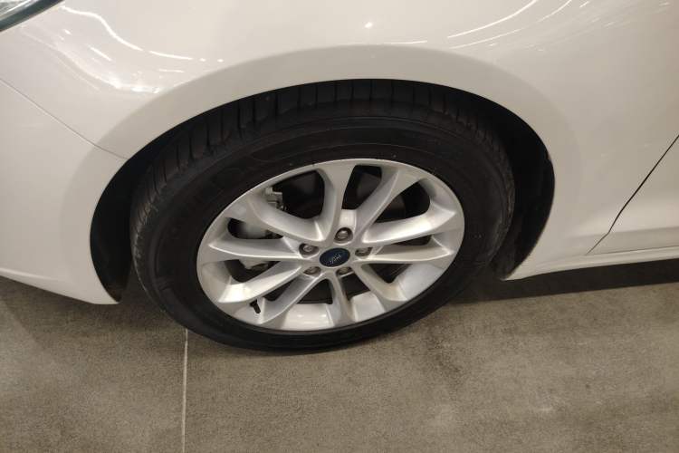 Used Ford Mondeo 2020 EcoBoost 180 Stylish Model Left Front Wheel Hub