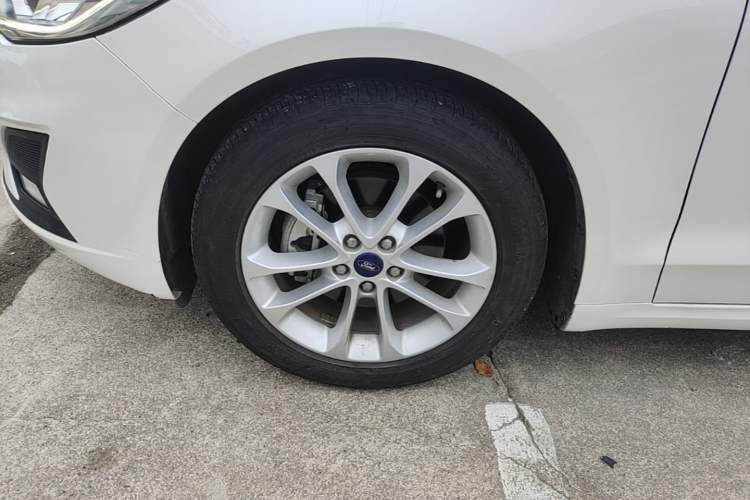 Used Ford Mondeo 2020 EcoBoost 200 Stylish Model Left Front Wheel Hub