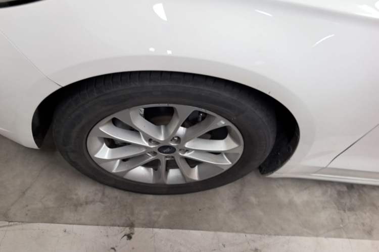 Used Ford Mondeo 2020 EcoBoost 180 Stylish Model Left Front Wheel Hub
