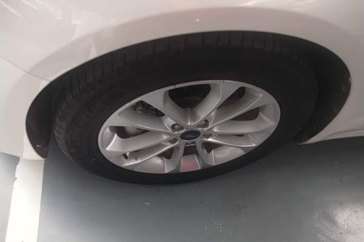 Used Ford Mondeo 2020 EcoBoost 180 Stylish Model Left Front Wheel Hub