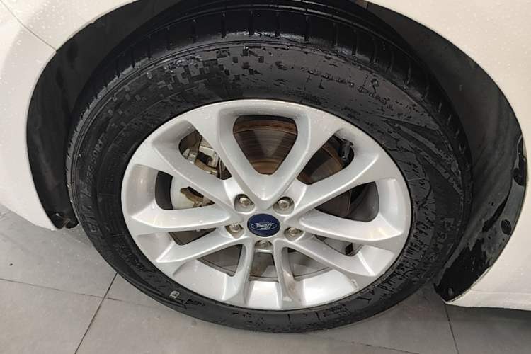 Used Ford Mondeo 2020 EcoBoost 180 Stylish Model Left Front Wheel Hub