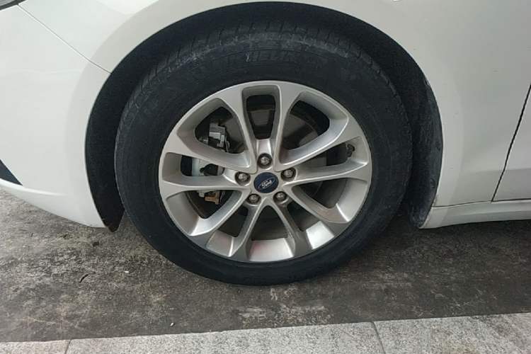 Used Ford Mondeo 2020 EcoBoost 180 Stylish Model Left Front Wheel Hub