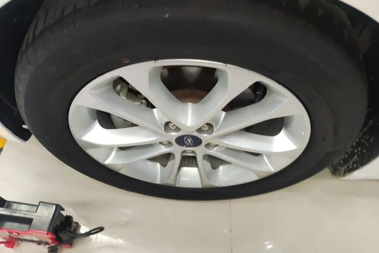 Used Ford Mondeo 2020 EcoBoost 180 Stylish Model Left Front Wheel Hub