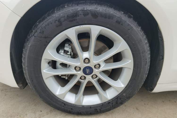 Used Ford Mondeo 2020 EcoBoost 180 Stylish Model Left Front Wheel Hub