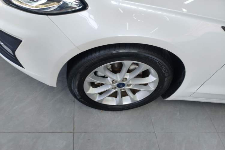 Used Ford Mondeo 2020 EcoBoost 180 Stylish Model Left Front Wheel Hub