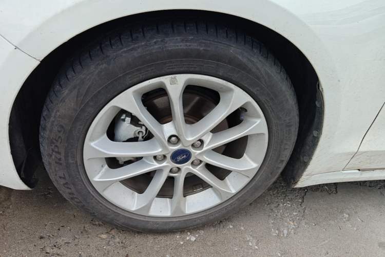 Used Ford Mondeo 2020 EcoBoost 180 Stylish Model Left Front Wheel Hub