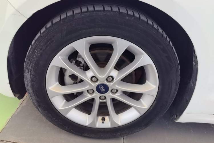 Used Ford Mondeo 2020 EcoBoost 180 Stylish Model Left Front Wheel Hub