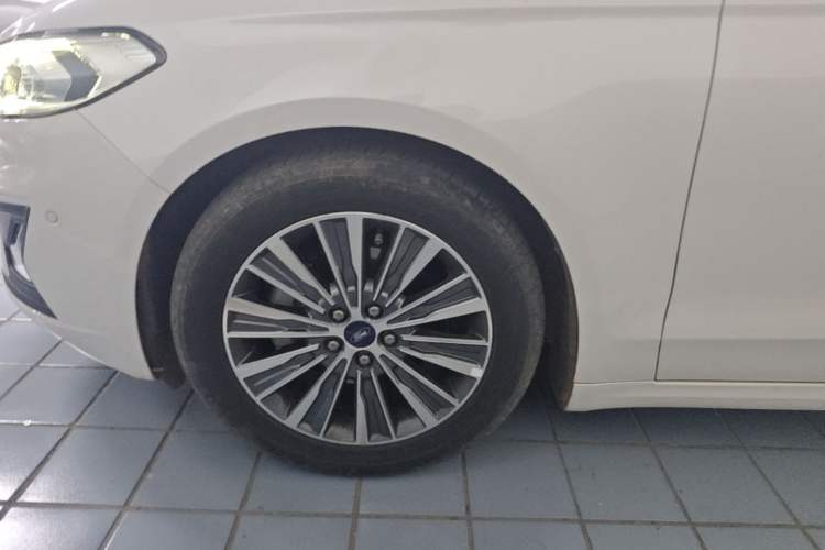 Used Ford Mondeo 2020 EcoBoost 200 Luxury Model Left Front Wheel Hub