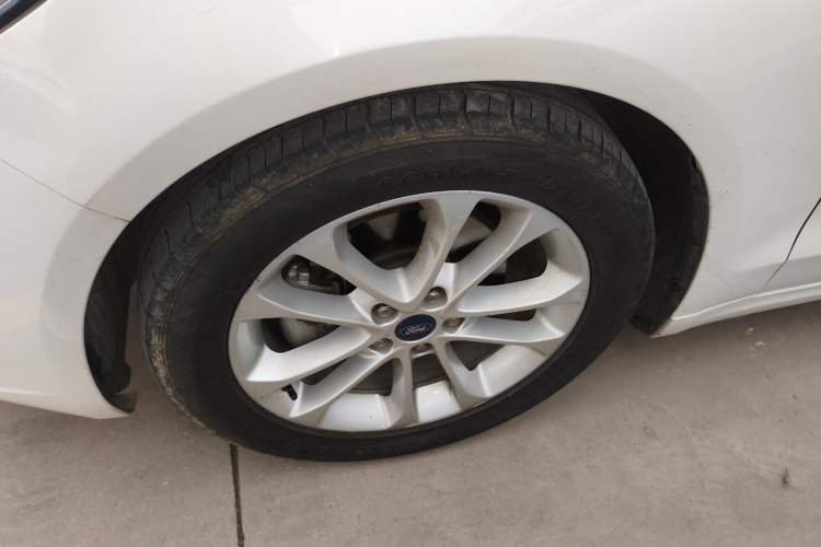 Used Ford Mondeo 2020 EcoBoost 180 Stylish Model Left Front Wheel Hub