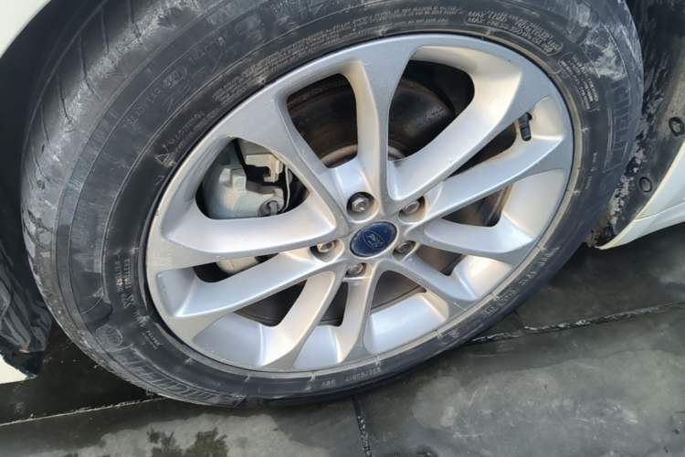 Used Ford Mondeo 2020 EcoBoost 180 Stylish Model Left Front Wheel Hub