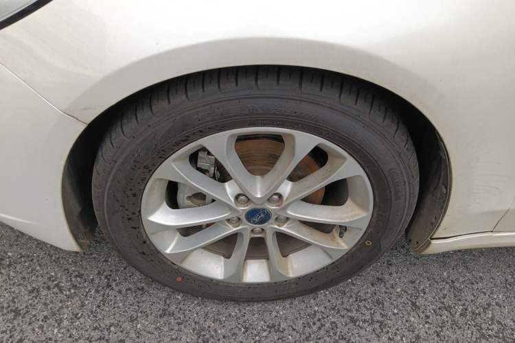 Used Ford Mondeo 2020 EcoBoost 180 Stylish Model Left Front Wheel Hub