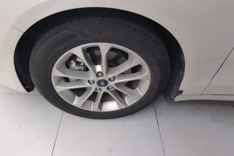 Used Ford Mondeo 2020 EcoBoost 180 Stylish Model Left Front Wheel Hub
