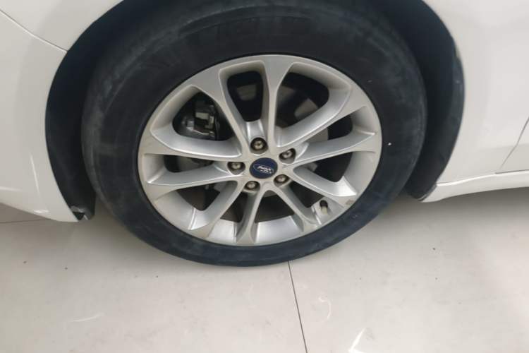 Used Ford Mondeo 2020 EcoBoost 180 Stylish Model Left Front Wheel Hub
