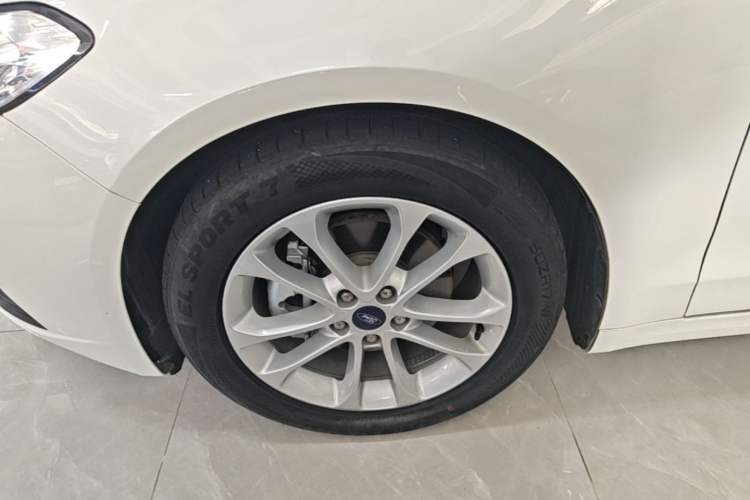 Used Ford Mondeo 2020 EcoBoost 180 Stylish Model Left Front Wheel Hub