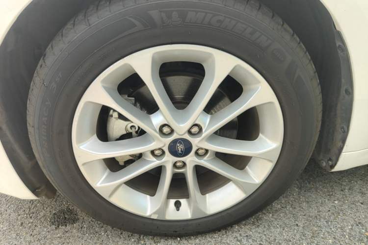 Used Ford Mondeo 2020 EcoBoost 180 Stylish Model Left Front Wheel Hub