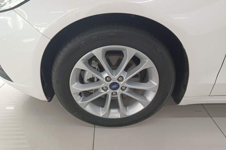 Used Ford Mondeo 2020 EcoBoost 180 Stylish Model Left Front Wheel Hub