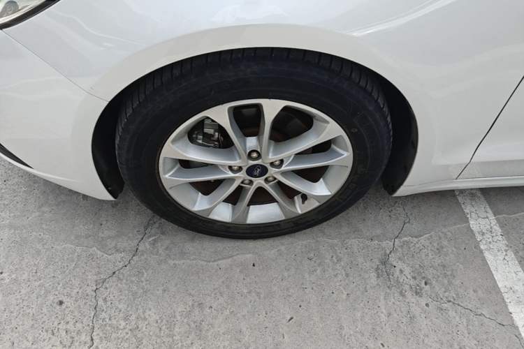 Used Ford Mondeo 2020 EcoBoost 200 Stylish Model Left Front Wheel Hub