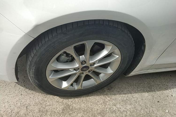 Used Ford Mondeo 2020 EcoBoost 180 Stylish Model Left Front Wheel Hub