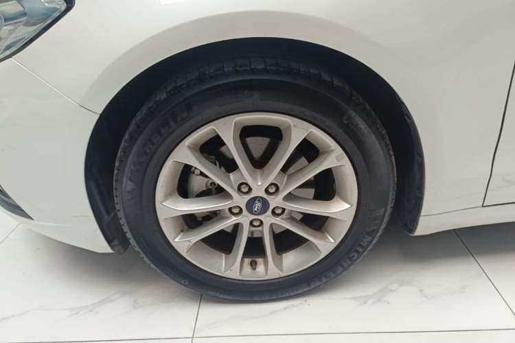 Used Ford Mondeo 2020 EcoBoost 200 Stylish Model Left Front Wheel Hub