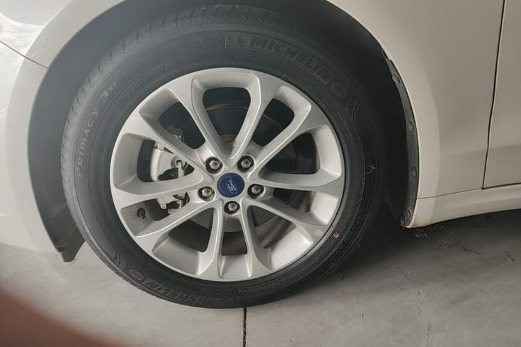 Used Ford Mondeo 2020 EcoBoost 180 Stylish Model Left Front Wheel Hub