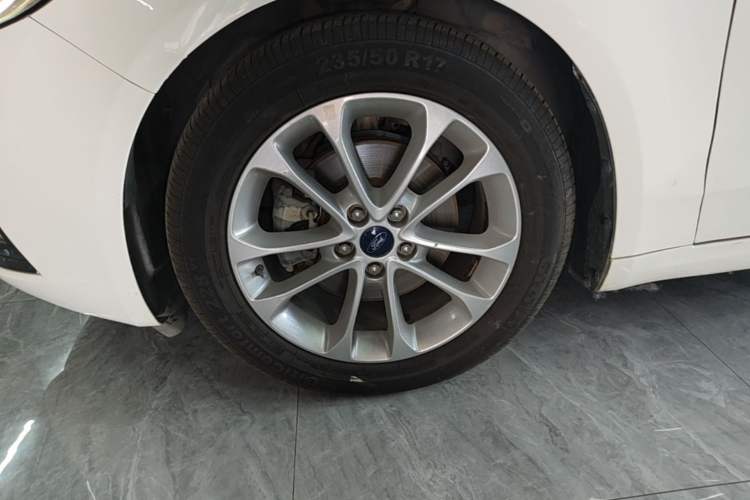 Used Ford Mondeo 2020 EcoBoost 180 Stylish Model Left Front Wheel Hub