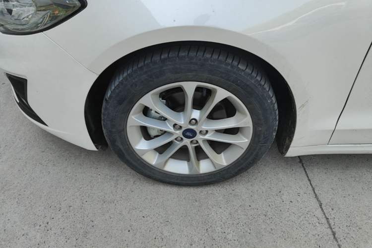 Used Ford Mondeo 2020 EcoBoost 200 Stylish Model Left Front Wheel Hub