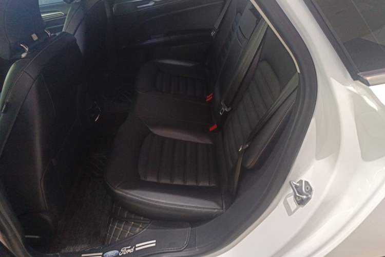 Used Ford Mondeo 2020 EcoBoost 200 Stylish Model Left Rear Seat