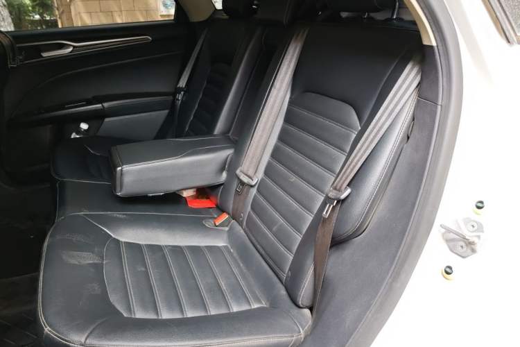 Used Ford Mondeo 2020 EcoBoost 200 Stylish Model Left Rear Seat